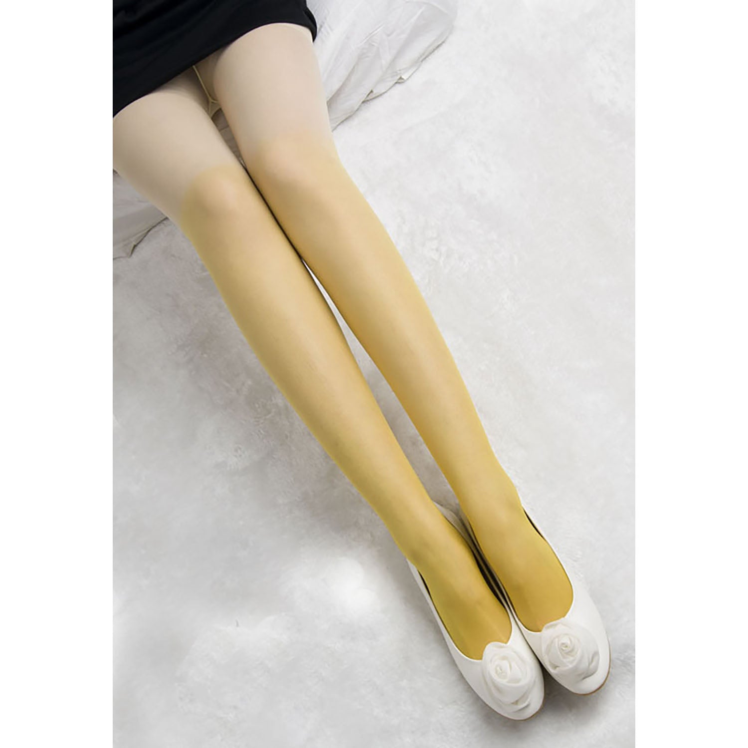 ladies yellow coloured sheer denier hosiery in size 8-12
